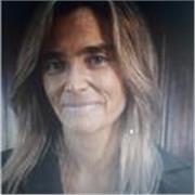 Licenciada en Bellas Artes
