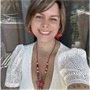 Soy licenciada en Filología Hispánica, con cuatro másteres y una plaza de funcionaria en un instituto desde hace 10 años