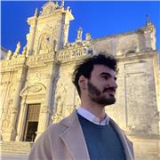 Studente di matematica impartisce ripetizioni di matematica a studenti del liceo e dell’Università