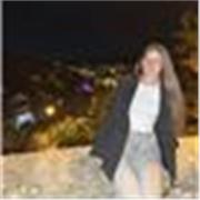 Profesora de inglés y de física para niños de la ESO. 