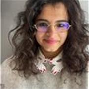 Ciao sono Giulia e mi offro come Aiuto compiti di inglese e biologia per i vostri ragazzi