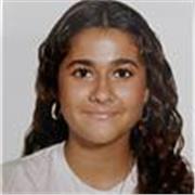 Estudiante de primero de carrera apasionada del inglés con el título C1 de Cambridge y experiencia con niños.