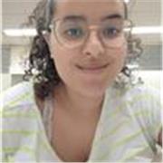 Studentessa di biologia diplomata in agraria
