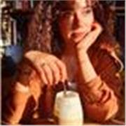 Bilingue, je vous aide à apprendre le français ou l'anglais de manière simple et efficace.