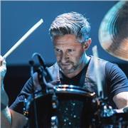 Learn or better yourself on the drums with a pro