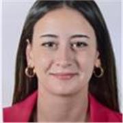 Offro serietà, preparazione, ascolto e un approccio didattico attento alle persone .
Diplomata ed attualmente laureanda in lingue.