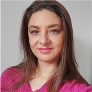 Laureata in lingue e letterature straniere, offre lezioni/aiuto compiti inglese