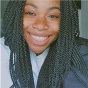 Profesora de Inglés imparte clases a niños de todas las edades