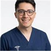 Fisioterapeuta con más de seis años de experiencia y tratado con centenares de pacientes