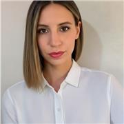 Profesor de clases online en clases especializadas para niños y adolescentes