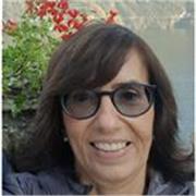 Sono insegnante di sostegno da 35 anni ed ho una grande esperienza nella personalizzazione degli interventi con g.  
Vivo a Milano