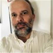 Formateur, prof, journaliste, j'enseigne le français et participe à l'amélioration des écrits scolaires ou professionnels.