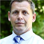 I am an experienced and enthusiastic tutor, dedicated to creating engaging lessons that focus on motivating students.