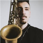 Unlock Your Musical Potential with an Experienced Music Teacher