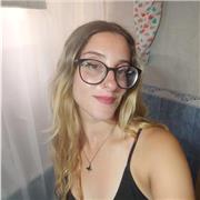 Técnico de educación infantil imparte clases de refuerzo y ofrece el cuidado de niños más pequeños