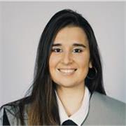 Experiencia en impartir clases particulares en todo tipo de materias, además de haber sido profesora de refuerzo de inglés en el colegio Andrés Torrejón. Graduada en Periodismo y Tecnología de la Comunicación. Me considero una persona bastante dinámica, e