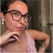 Studentessa universitaria dispensa lezioni di spagnolo