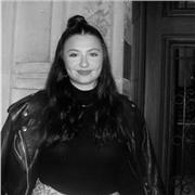 Me llamo Júlia y este año cursaré 2 de bachillerato, vivo en Mataró, Barcelona y me encanta compartir todo lo que sé.