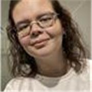 No tengo experiencia pero, podria intentar ayudar a niñ@s de primaria con sus tareas.