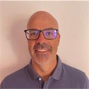 Profesor titulado en Geografía Historia y Ciencias Sociales