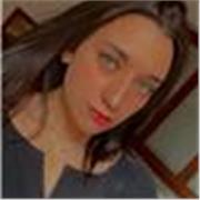 diplomata al liceo scientifico, frequentemente università scienze giuridiche