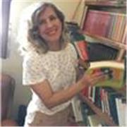 Curatrice e storico dell'arte laureata in  Beni culturali  con 110 e lode, offre ripetizioni online di arte, anche in lingua rumena