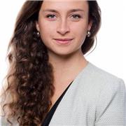 Doctora en Arte y educación, con 8 años de experiencia en docencia primaria. Imparte clase de Historia del Arte.