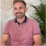 Profesor de inglés con experiencia y capacidad para enseñar a todos los niveles y edades. 