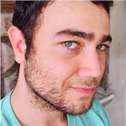 Graduando em biologia, curso de formação continuada em estatística, curso de artes, e conhecimento amplo sobre filosofia