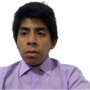 Profesor de literatura imparte clases a alumnos de nivel preuniversitario