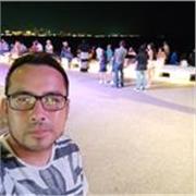 Profesor imparte clases a nivel primaria y clases de psicología