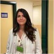 Medico specializzando impartisce lezioni di biologia, fisiologia e anatomia