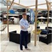 Estudiante graduado en marketing e investigación de mercados con un máster, imparto clases de economía y materias relacionadas 