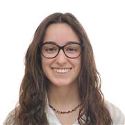 Titulada en Bellas artes con mención en audiovisuales y diseño, apasionada del diseño gráfico y editorial