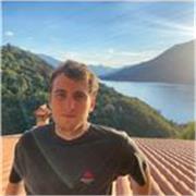 Sono laureato in Storia e sto frequentando un corso di laurea magistrale in lingua inglese