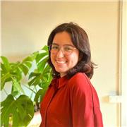Doy clases particulares online al nivel de cada alumno. Puede ser desde infantil hasta bachillerato. 
Tengo interés en que los alumnos aprendan a desarrollar el idioma no solo en clase sino también como herramienta de comunicación afuera del aula.