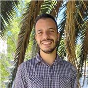 Psicologo abilitato alla professione, appassionato all'insegnamento, a formare a 360 gradi sulla Psicologia generale, sociale, sviluppo e tutte le aree interdisciplinari, dalle Neuroscienze, alla comunicazione, fino alle pratiche contemplative