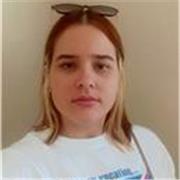 Estudiante universitaria capaz de dar clases de primaria a la ESO