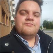 Profesor para asignaturas de Eso. Actualmente estudiando un grado. Experiencia con niños y un buen nivel de inglés