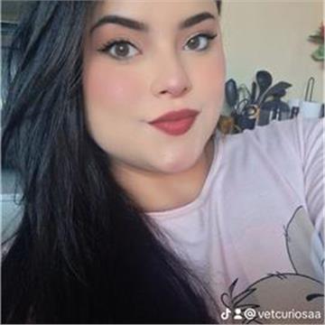 Prof. Letícia