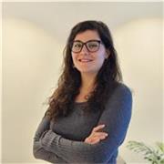 Profesora titulada en FCE, con experiencia internacional al haber vivido cinco años en paises de habla inglesa.
