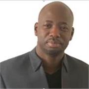 Professeur d'informatique avec une expérience dans le monde de l'entreprise