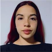 Profesora de artes con amplia experiencia en dibujo, pintura acrílica y acuarela, enfocada en generar espacios de creacion