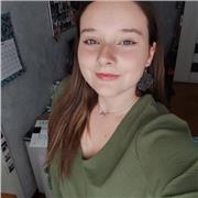 Profesora de Filosofía para alumnos de ESO y Bachillerato.