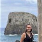 Unterstützung in Englisch regelmäßig und für Schularbeiten und Tests bei mir, beim/bei der Schüler*in oder online