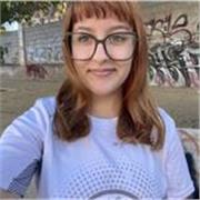 Puedo dar clases de apoyo escolar de inglés, tengo un B2-C1 certificado por Oxford. Me gusta compartir mi amor por los idiomas