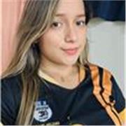 Profesor de ingles que enseña a todas las edades con paciencia y compromiso