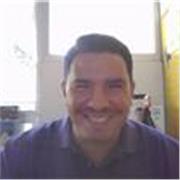 Profesor titulado de Inglés con más de 25 años de experiencia trabajan alumnos de todas las edades.