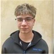 Me defino una persona bastante confiada en mi mismo y que podría ayudar a gente que lo necesita 