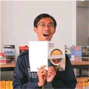 Deutschlehrer, der Lernwege transformiert, von Sprachkompetenz zu globalen Chancen.